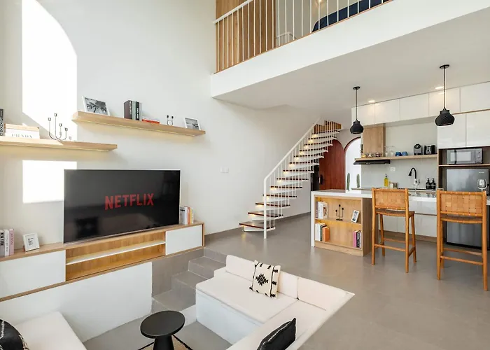 Brand New 1 Bedroom Chic With Cinema - 6mins To * Nusa Dua (Bali)