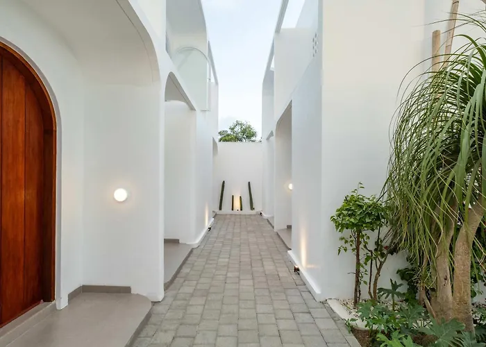 Brand New 1 Bedroom Chic With Cinema - 6mins To * Nusa Dua (Bali)
