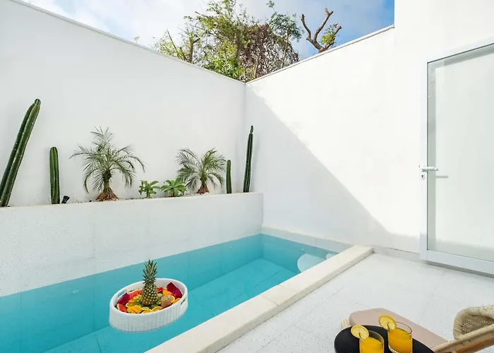 Brand New 1 Bedroom Chic With Cinema - 6mins To Villa