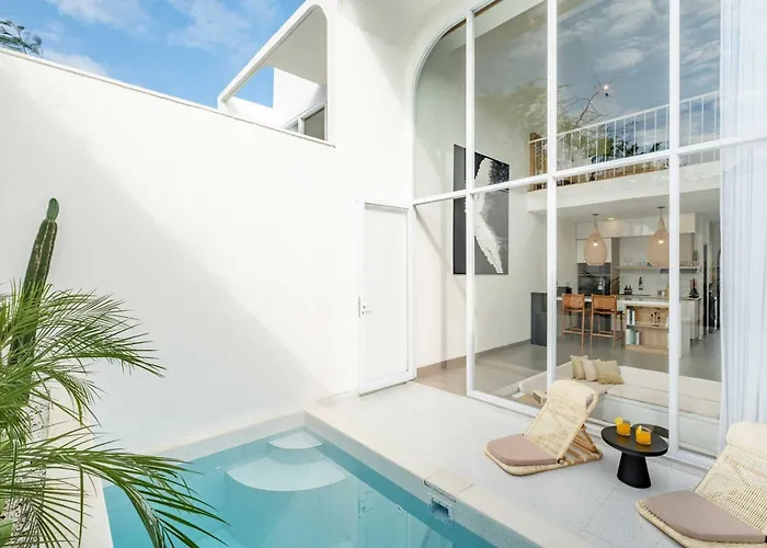 Villa Brand New 1 Bedroom Chic With Cinema - 6mins To